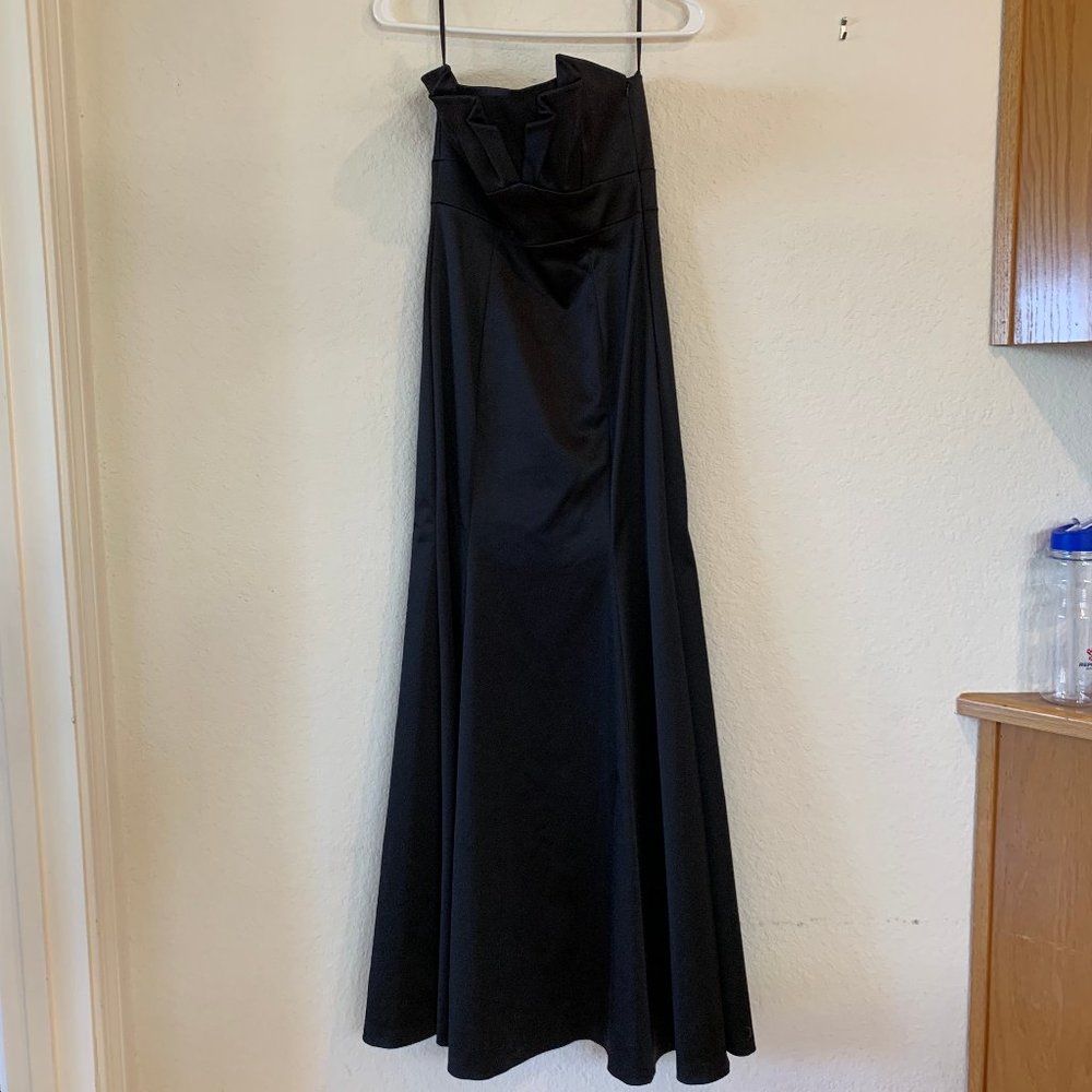 Floor-length strapless black satin gown - size 4 (8UK)